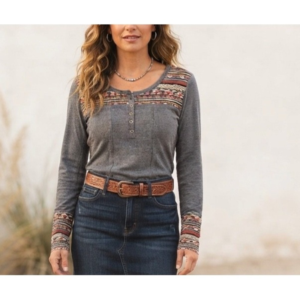 Cowgirl Up Top Womens Henley Gray Sz Small Southwestern Western Long Sleeve